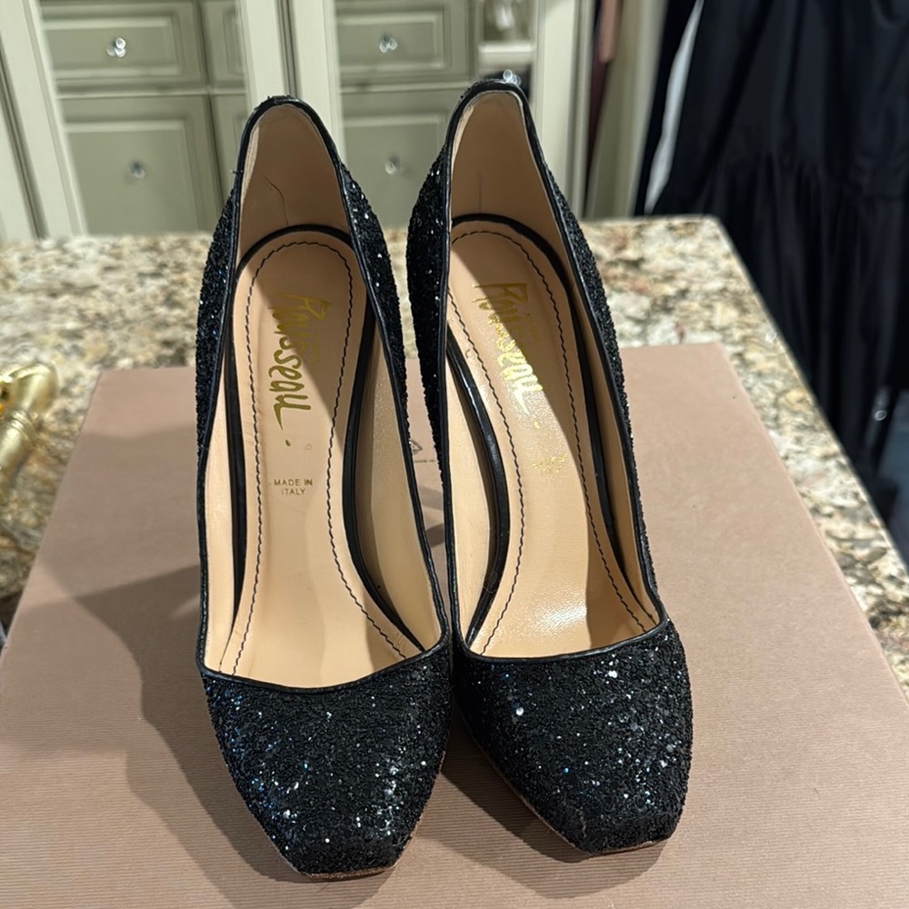 Elegant Black Glitter Pumps